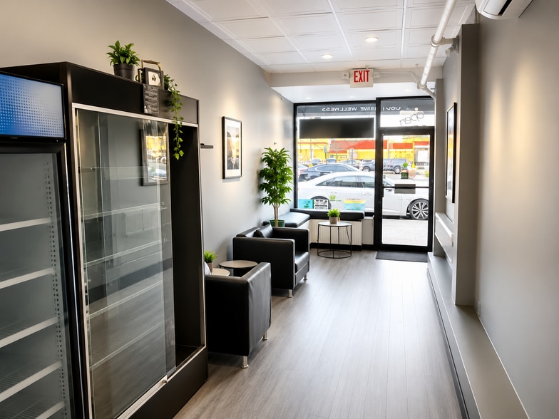 More Photos Of 78-84 E Park Ave, Long Beach Storefront For Lease
