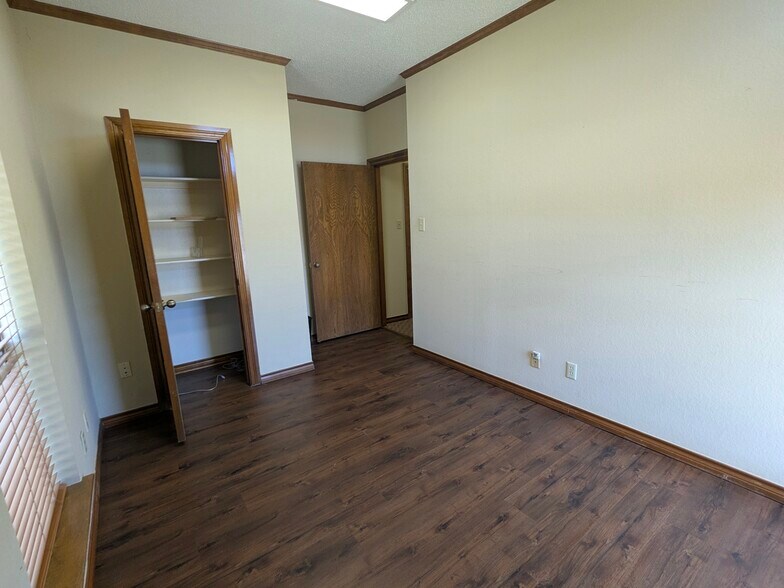 More Photos Of 304 Harwood Rd, Bedford Medical For Lease