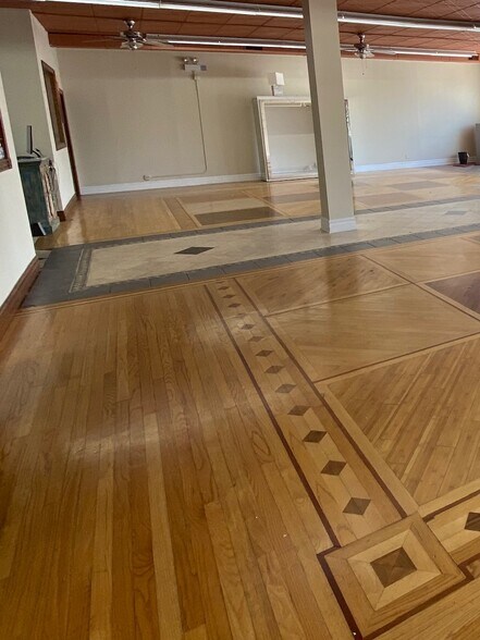 More Photos Of 8037 N Milwaukee Ave, Niles Storefront For Sale