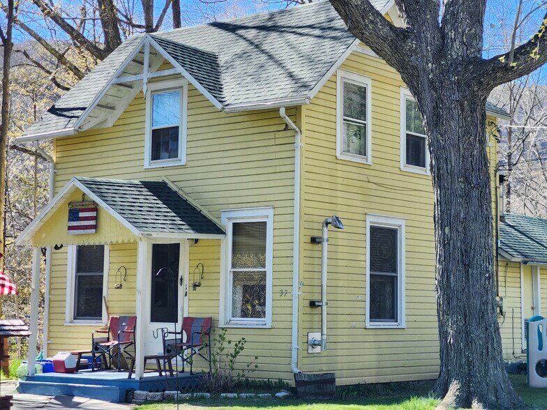 More Photos Of 37-69 Ava Maria Dr, Phoenicia Apartments For Sale