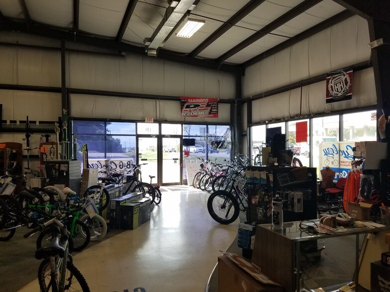 More Photos Of 131 E Rollins Rd, Round Lake Beach Freestanding For Sale