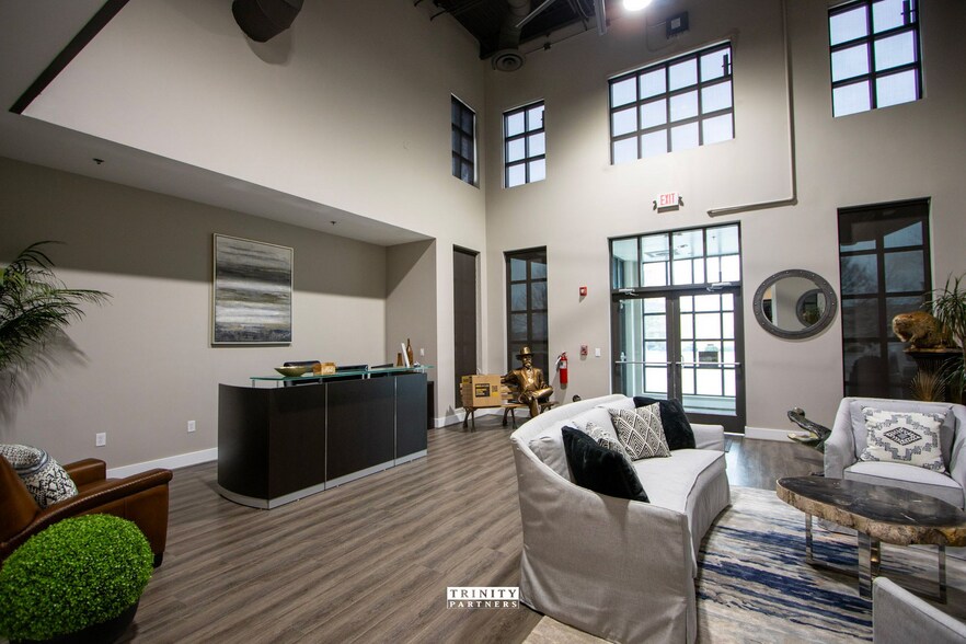 More Photos Of 941 Spears Creek Ct, Elgin Office For Sale