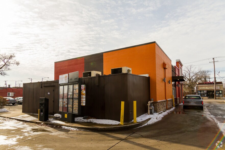 More Photos Of 600 Collins St, Joliet Fast Food For Sale