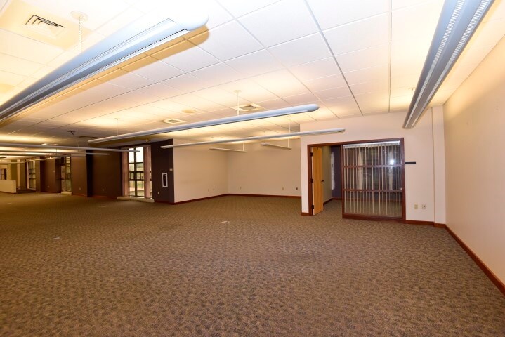 More Photos Of 2834 Northgate Dr, Iowa City Office For Lease