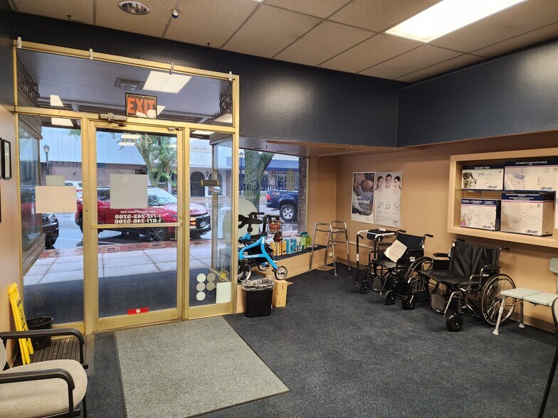 More Photos Of 405 Chestnut St, Atlantic Storefront For Sale