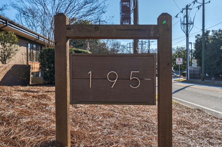 More Photos Of 195 King Ave, Athens Medical For Lease