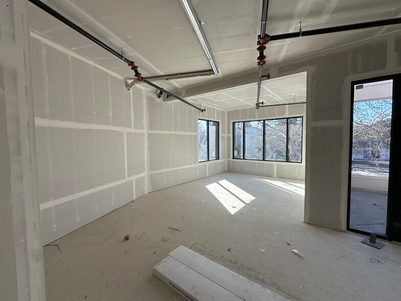 More Photos Of 4115 El Camino Real, Palo Alto Storefront Retail Office For Sale