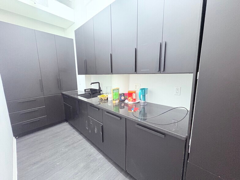 More Photos Of 39-41 W 38th St, New York Loft Creative Space For Lease