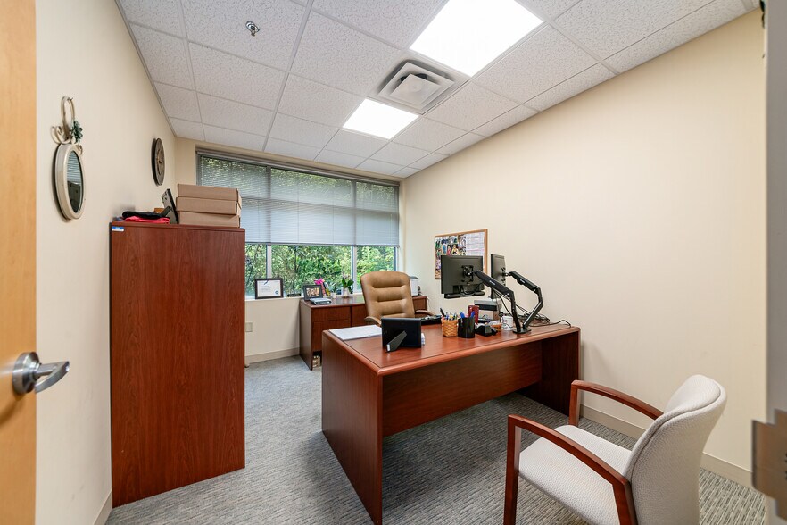 More Photos Of 8740 Orion Pl, Columbus Office For Sale
