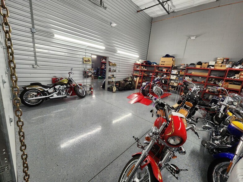 More Photos Of 31606 N Cave Creek Rd, Cave Creek Self Storage For Sale