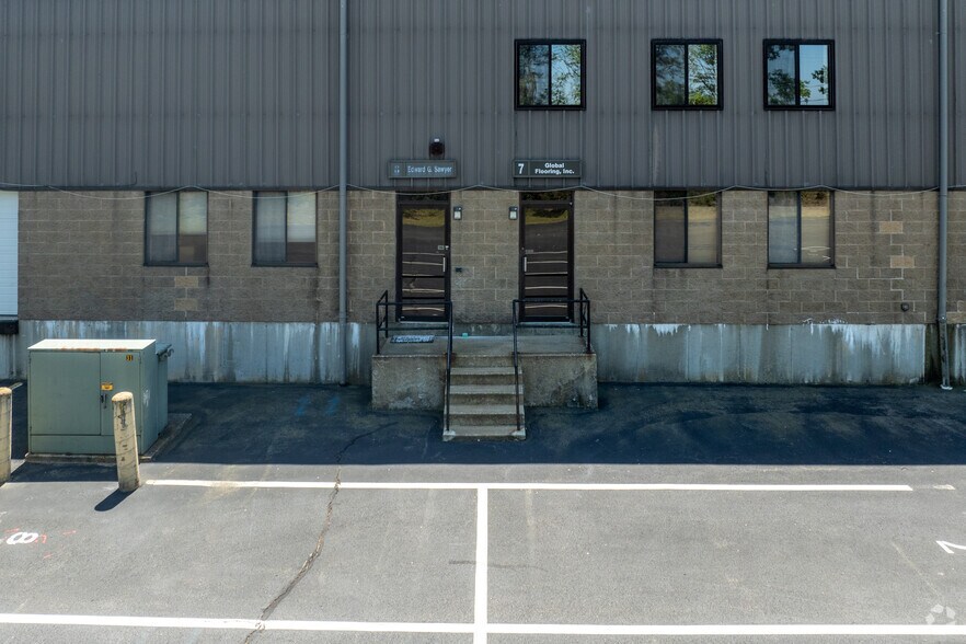 More Photos Of 275 Centre St, Holbrook Warehouse For Sale