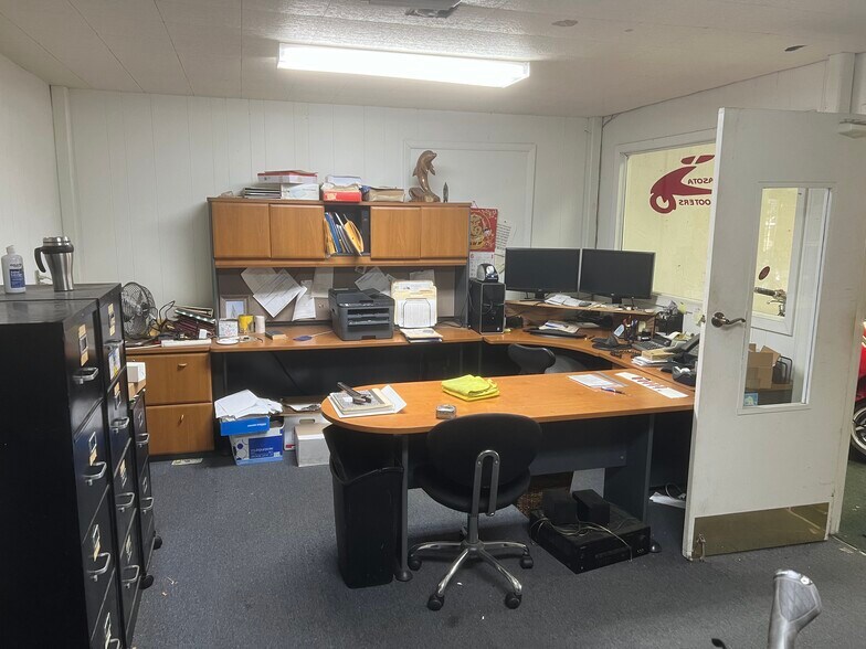 More Photos Of 851-859 US Highway 41 Byp S, Venice Storefront For Sale