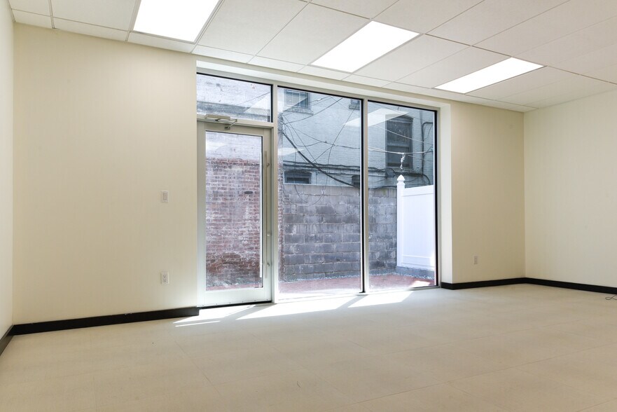 More Photos Of 92 Norman Ave, Brooklyn Storefront Retail Office For Lease