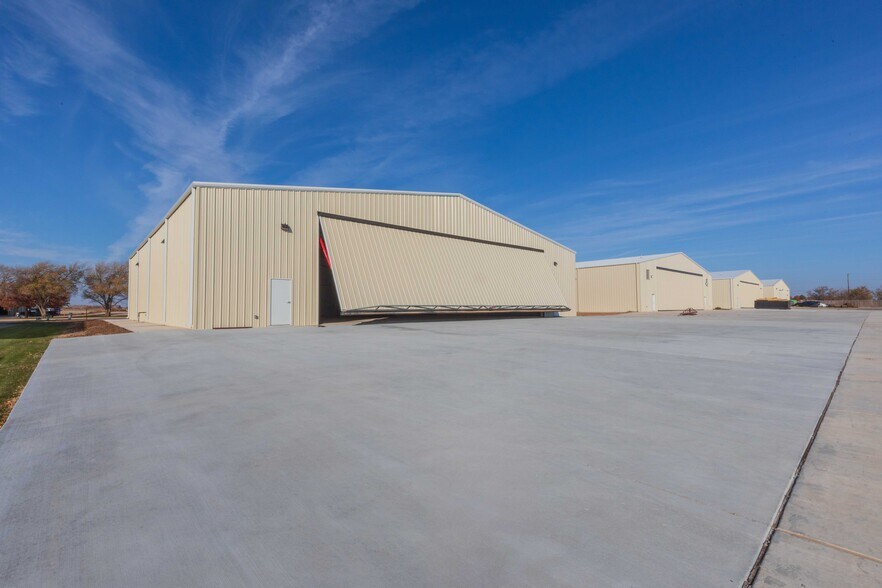 More Photos Of 3409 Airway Blvd, Amarillo Warehouse For Lease