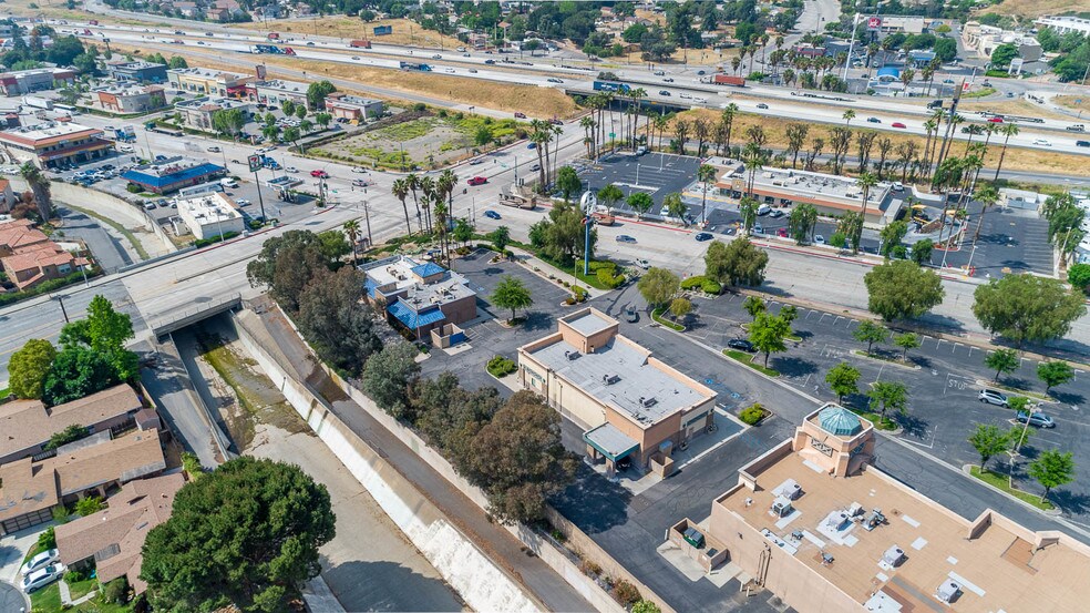 More Photos Of 31884-31940 Castaic Rd, Castaic Unknown For Lease