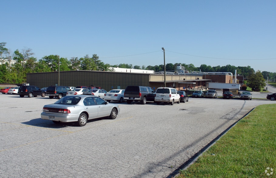 More Photos Of 5800 Peachtree Rd, Atlanta Manufacturing For Sale