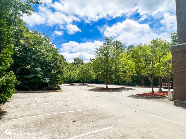 More Photos Of 5009 Roswell Rd, Atlanta Medical For Lease