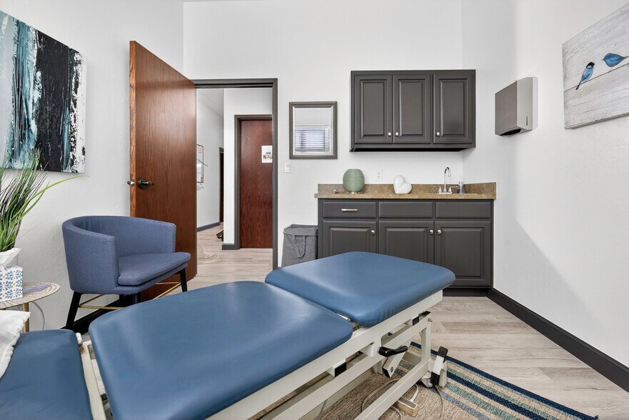 More Photos Of 9433 N Kelley Ave, Oklahoma City Office For Sale