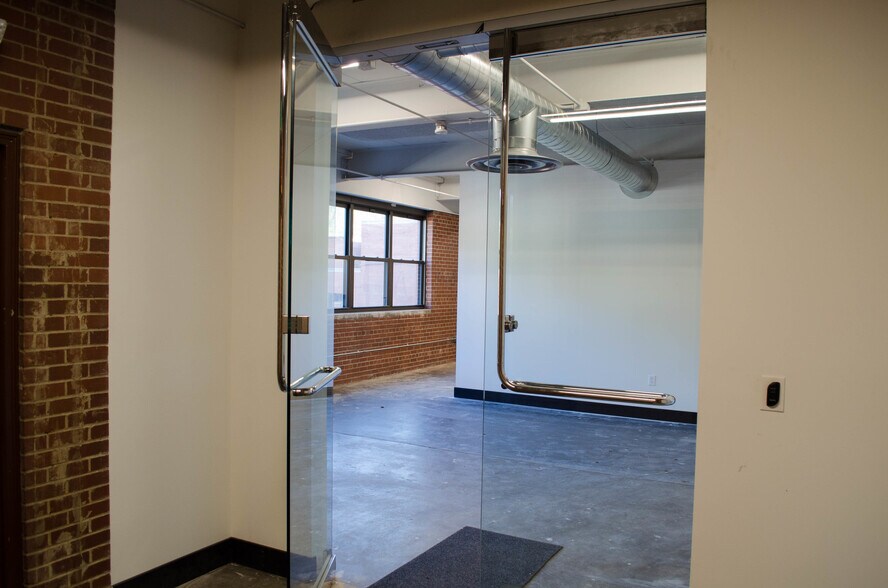 More Photos Of 1601 Marys Ave, Sharpsburg Office For Lease