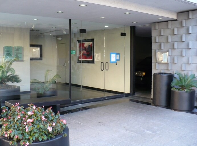More Photos Of 572 E Green St, Pasadena Office For Lease