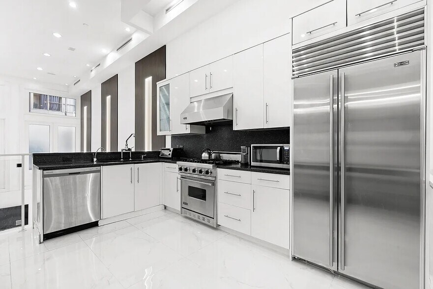 More Photos Of 53 Murray St, New York Apartments For Sale