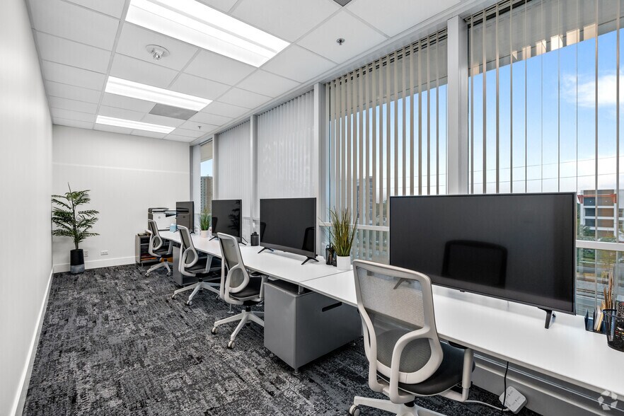 More Photos Of 19495 Biscayne Blvd, Aventura Office For Lease