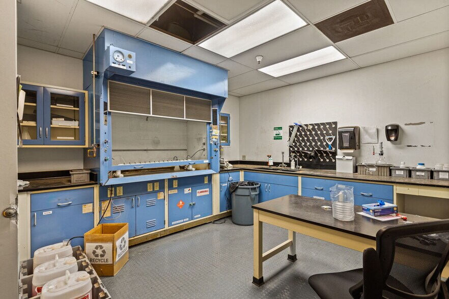 More Photos Of 225 Commerce Dr, Fort Collins Warehouse For Sale