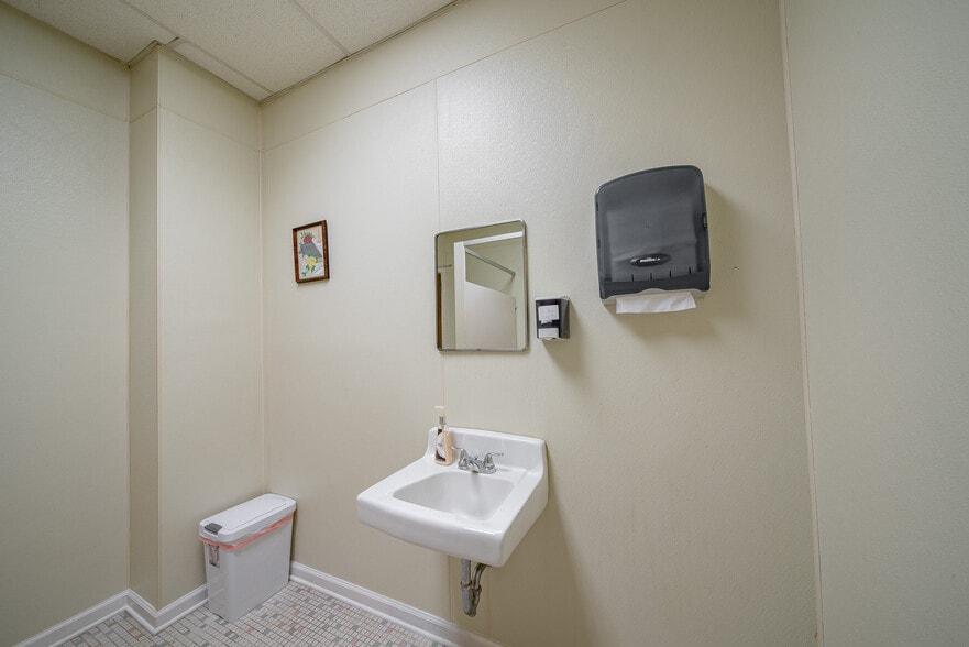 More Photos Of 4323 Primrose Rd, Columbus Religious Facility For Sale