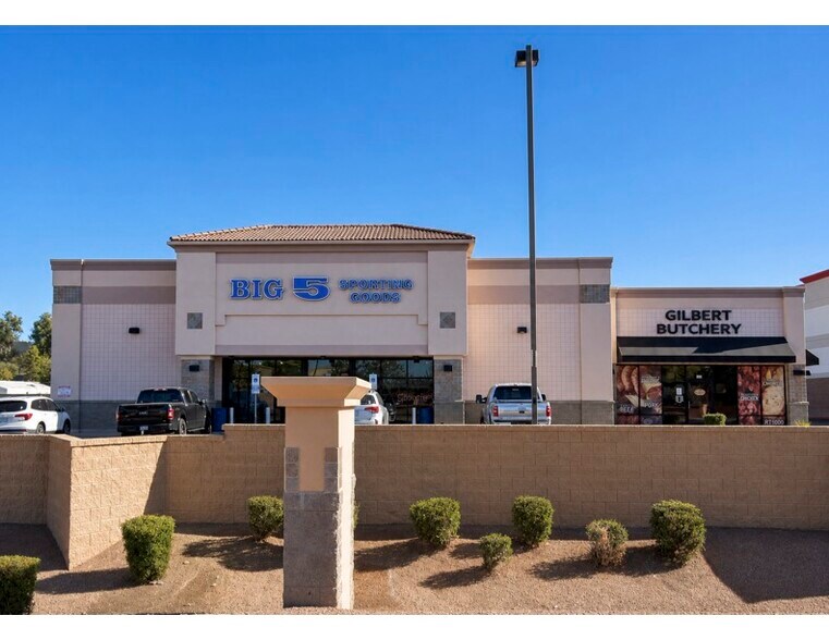 Primary Photo Of 965 S Val Vista Dr, Gilbert Freestanding For Lease