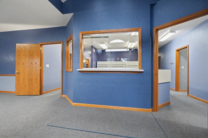 More Photos Of 819 Southwestern Run, Youngstown Medical For Sale