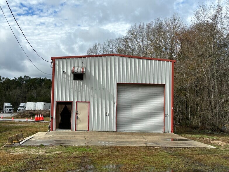 More Photos Of 49297 Hwy 51, Tickfaw Warehouse For Lease