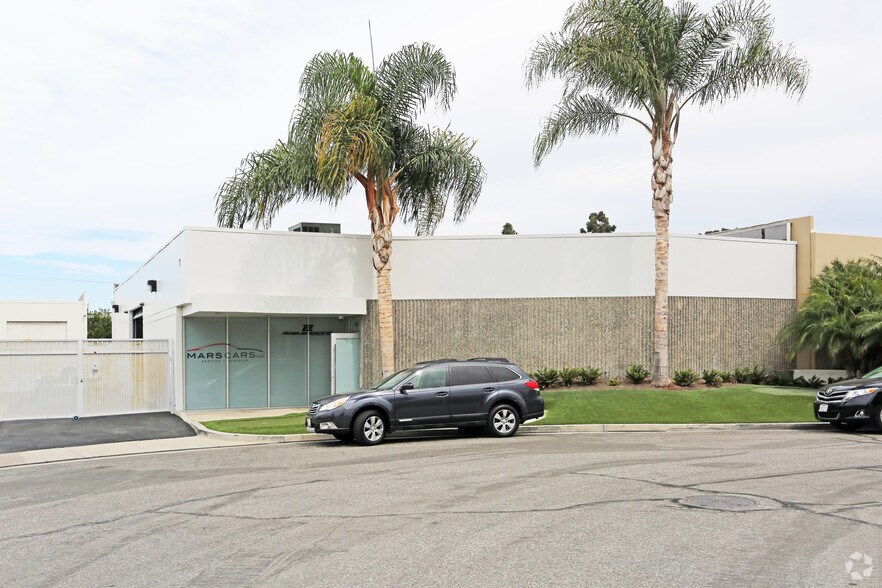More Photos Of 7261 Mars Dr, Huntington Beach Manufacturing For Sale