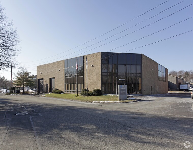 More Photos Of 1 Riverbend Dr S, Stamford Flex For Lease