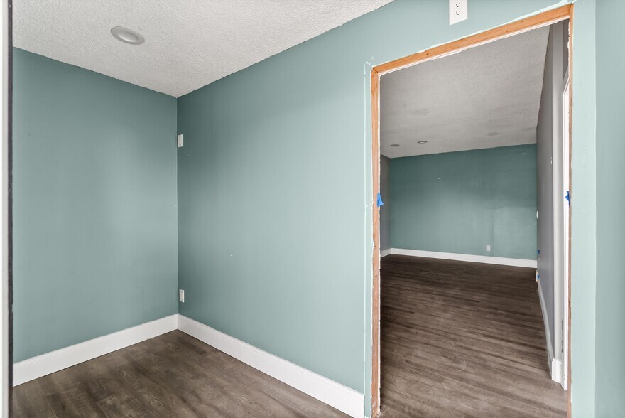 More Photos Of 2329-2335 W Sequoia Ave, Anaheim General Retail For Sale