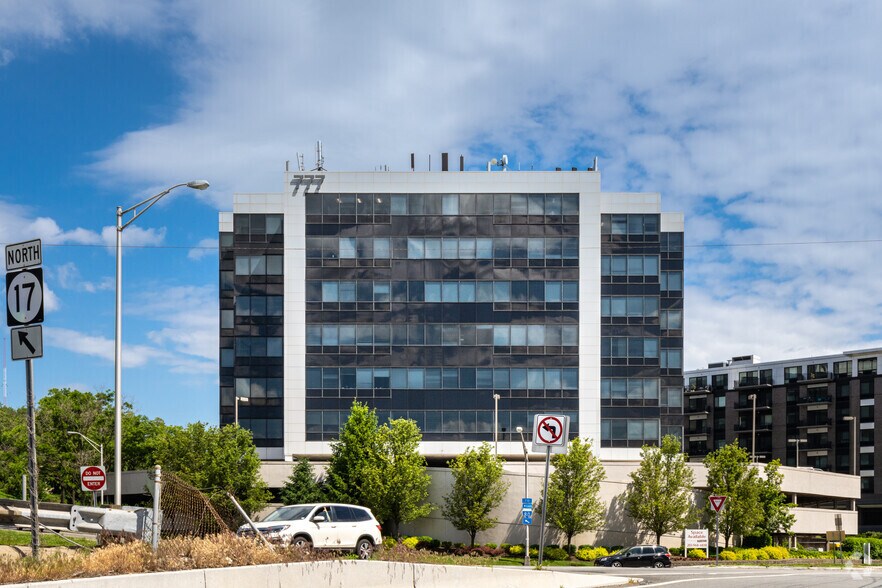 More Photos Of 777 Terrace Ave, Hasbrouck Heights Office For Lease