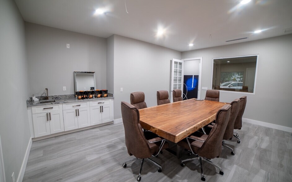 More Photos Of 11860-11878 Wiles Rd, Coral Springs Showroom For Sale
