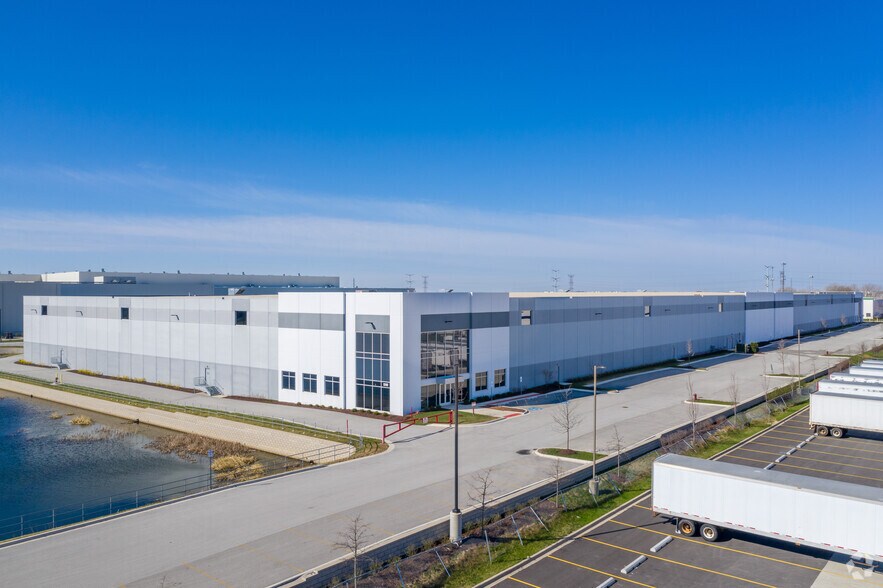More Photos Of 1200 N Schmidt Rd, Romeoville Warehouse For Lease