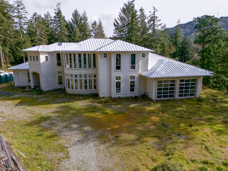 More Photos Of 46914 US-101, Bandon General Retail For Sale