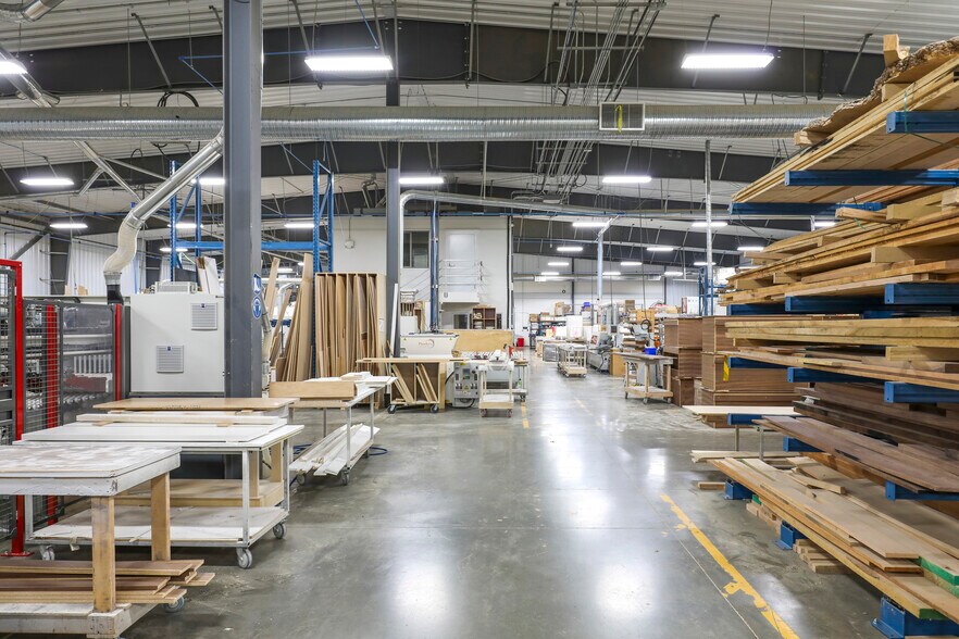 More Photos Of 1500 Springhill Rd, Parksville Manufacturing For Sale