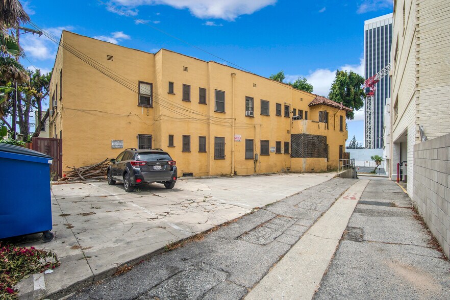 More Photos Of 712 S Stanley Ave, Los Angeles Apartments For Sale