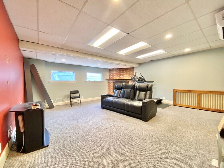 More Photos Of 8329 Delaware Ave, Upper Darby Service For Sale