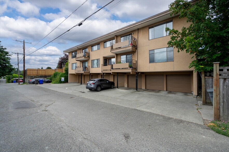 More Photos Of 3323 Oakes Ave, Everett Apartments For Sale