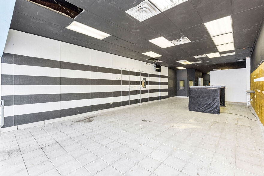 More Photos Of 4539 Montgomery Rd, Cincinnati Storefront Retail Residential For Lease