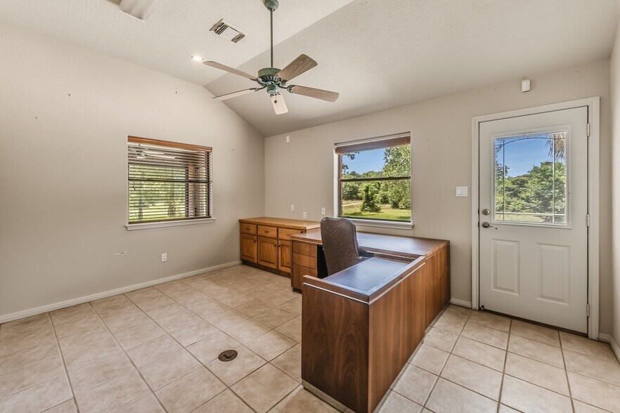 More Photos Of 1726 I-45 North, Huntsville Land For Sale