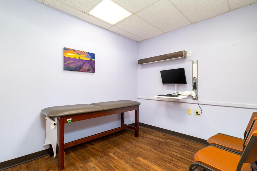 More Photos Of 3045 Pennsylvania Ave, Weirton Medical For Sale