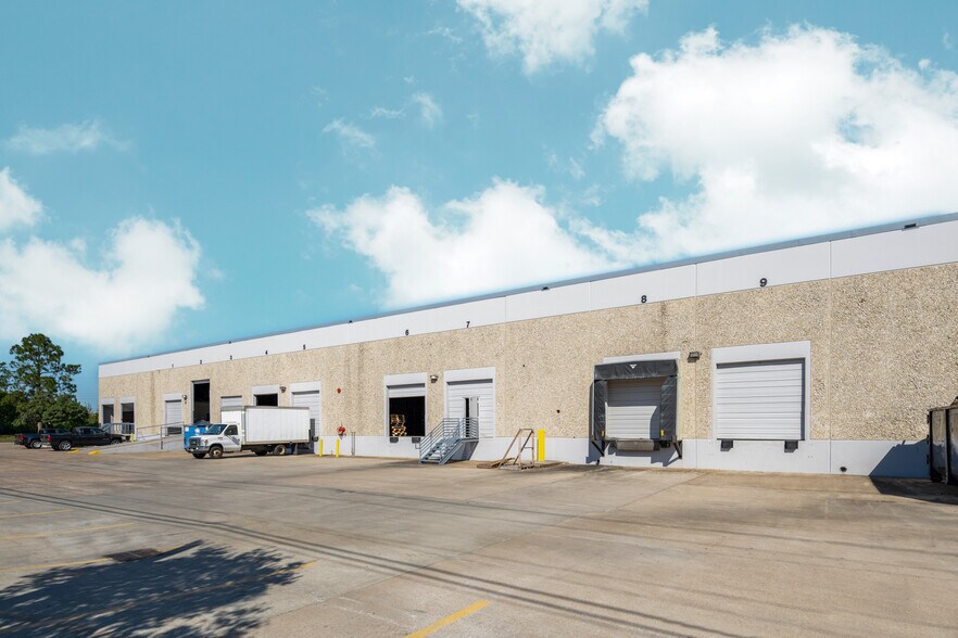 More Photos Of 1930-1998 Afton St, Houston Unknown For Lease