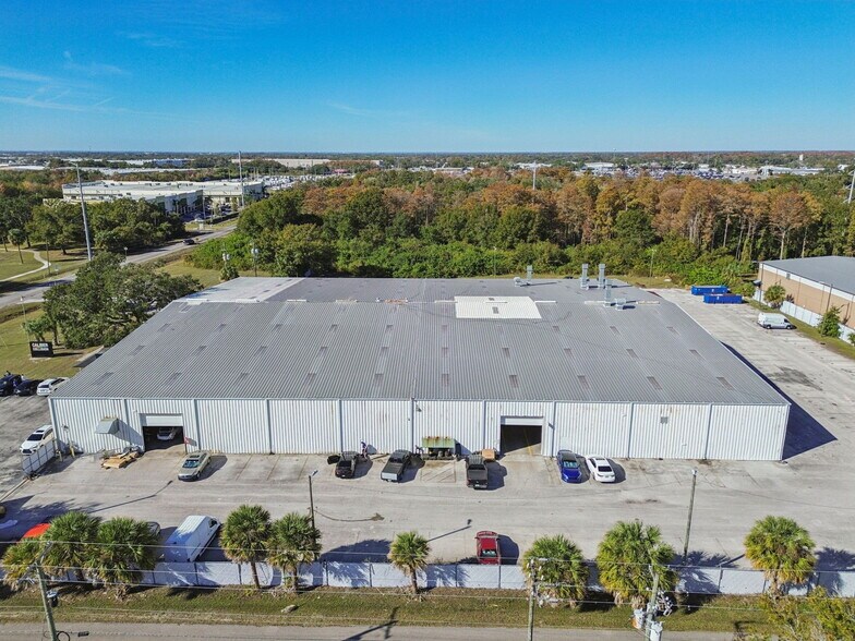 More Photos Of 4811 W Sligh Ave, Tampa Warehouse For Lease