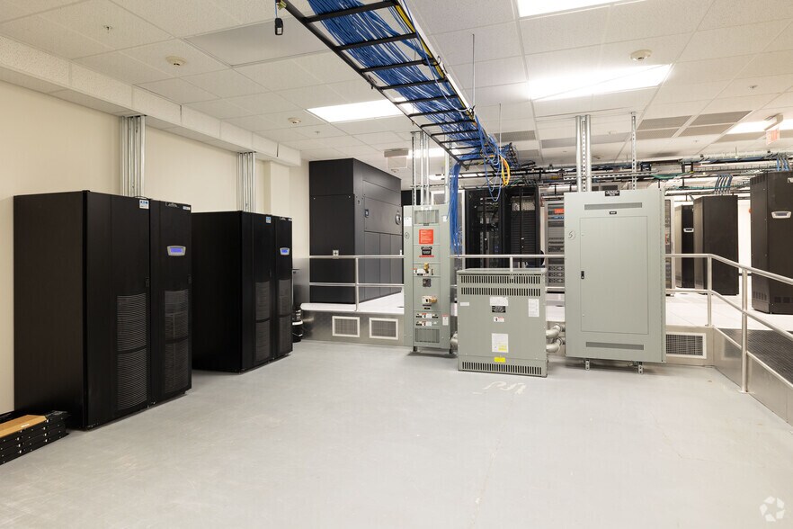 More Photos Of 30 Century Hill Dr, Latham Office For Lease