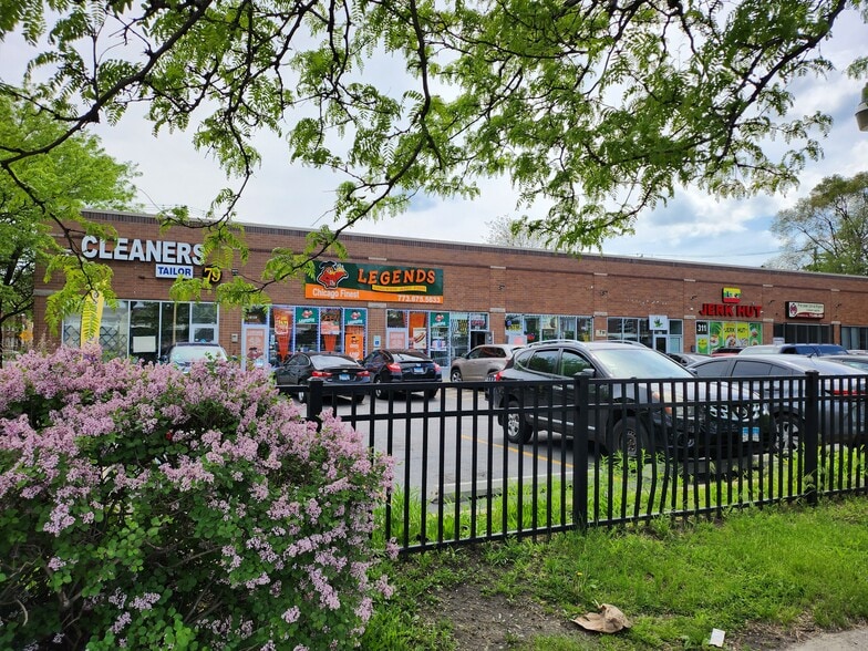 More Photos Of 301-315 W 79th St, Chicago Convenience Store For Sale