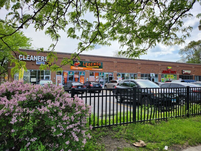 More Photos Of 301-315 W 79th St, Chicago General Retail For Sale